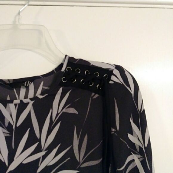 Noir Maternity Grey Leaf Pattern Maternity Blouse - Picture 5 of 8